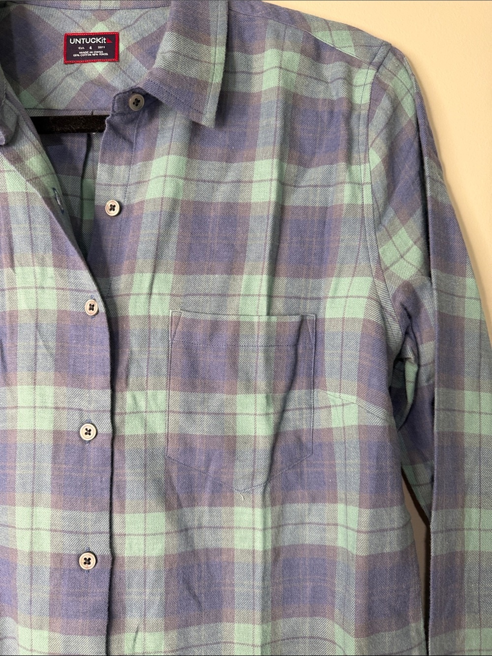 Untuckit Soft Plaid Button-Up Shirt in Teal & Blue Women’s 4 - Picture 5 of 7